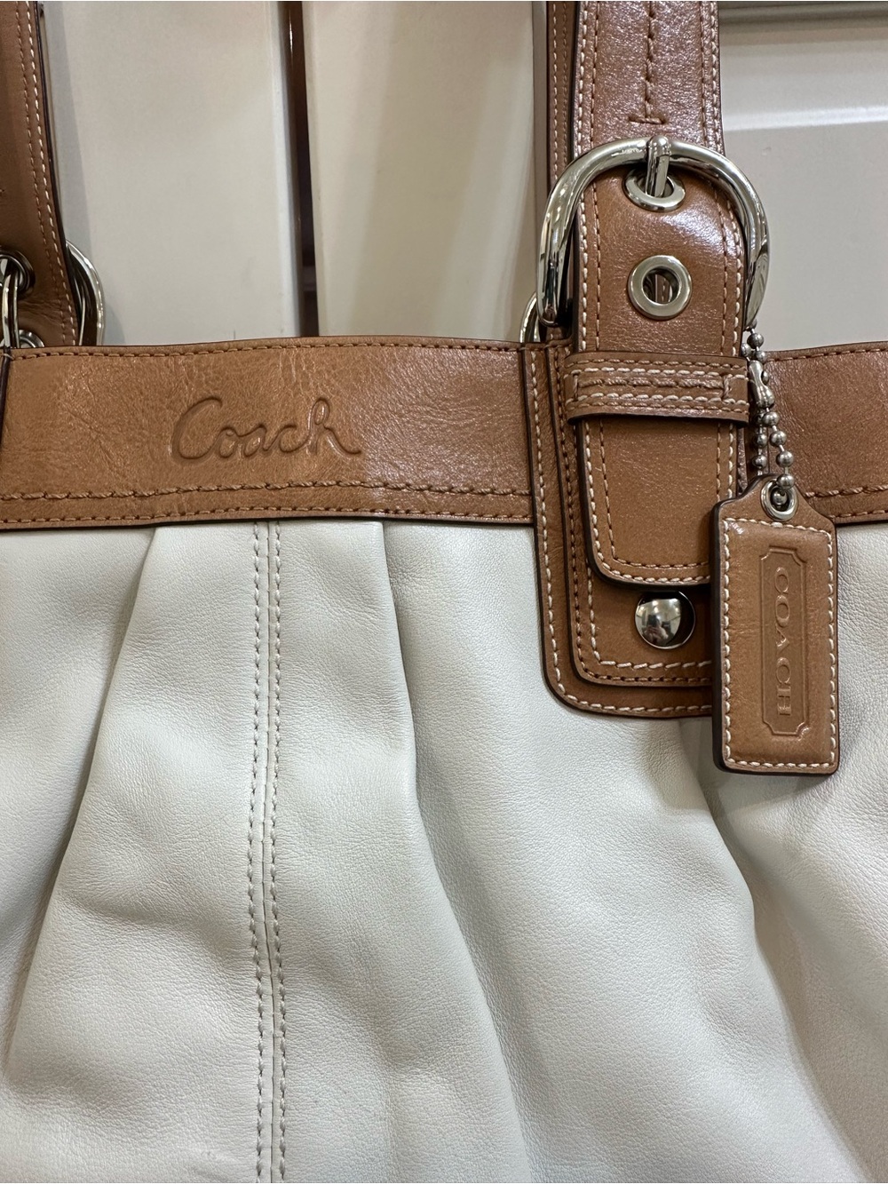 Coach White and Tan Leather Soho Pleated Tote F13733 - Picture 2 of 6